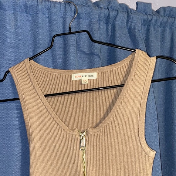 Fitting dress - Picture 4 of 7